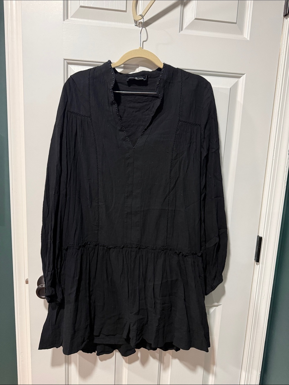 Pomander Place Black Long-Sleeve V-Neck Tunic Dress